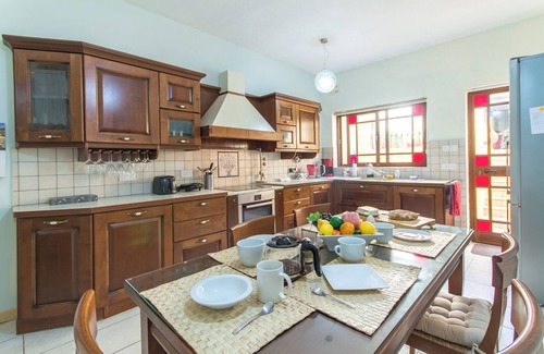 Madliena House | Well Located Townhouse & Courtyard Kalka