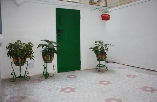 Marxalenes Apartment | Well maintained 3/2 Apartment. Well maintained 3/2 apartment.