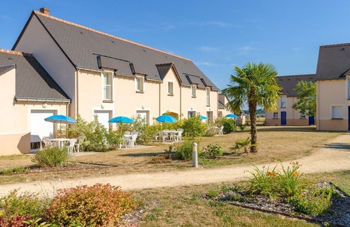 Azay-le-Rideau House | Well-maintained, linked holiday home with garden and terrace