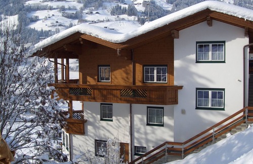 Hainzenberg Apartment | Well maintained, quiet and sunny apartment with stunning panoramic views