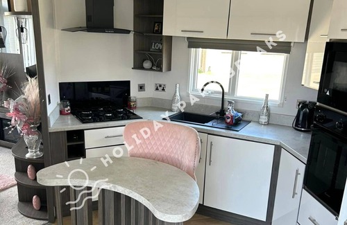 Selsey House | Well Presented 2 bed (6 Berth) @ Seal Bay Resort, Selsey (Formerly Bunn Leisure)