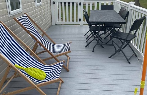 Selsey House | Well Presented 3 bed with large veranda @ Seal Bay Resort(Formerly Bunn Leisure)