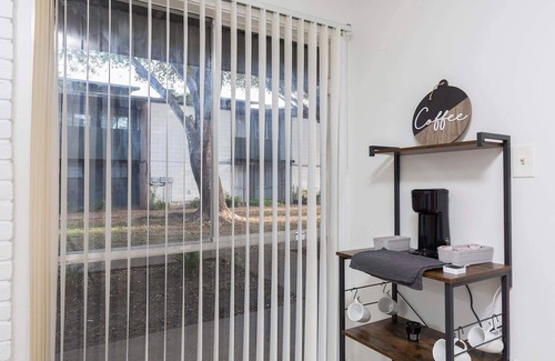 Edinburg Apartment | Well‑Styled 2‑Bedroom Haven Near UTRGV & Downtown Edinburg