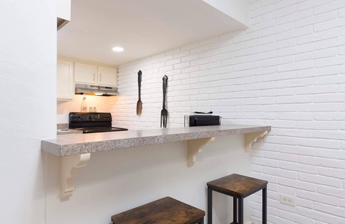 Edinburg Apartment | Well‑Styled 2‑Bedroom Haven Near UTRGV & Downtown Edinburg