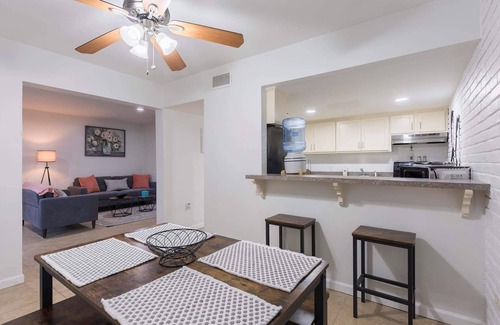 Edinburg Apartment | Well‑Styled 2‑Bedroom Haven Near UTRGV & Downtown Edinburg