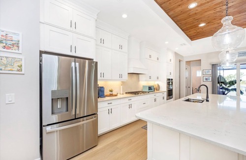 Venice House | Wellen Park 2600 sqft pool, spa & fireplace 3 car with 85” TV & golf cart