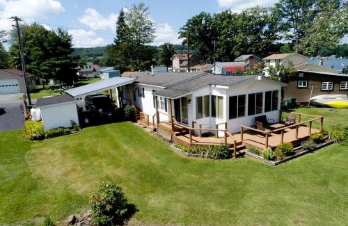 Bradford House | Weller Island Bliss