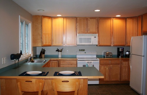 Wellfleet House | Wellfleet - Indian Neck Beach Area Quiet 4BR with A/C