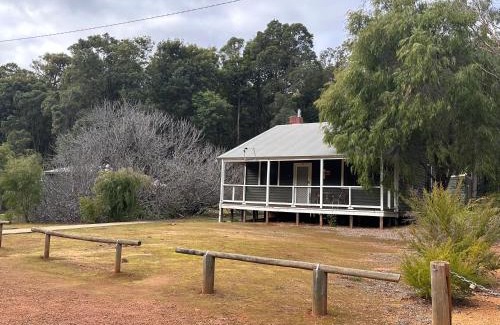 Wellington Forest Cabin | Wellington Forest Cottages & Bar