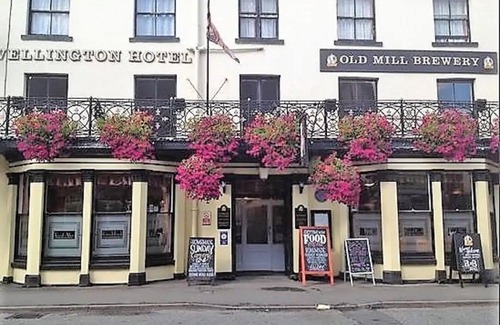 Howden Hotel | Wellington Hotel