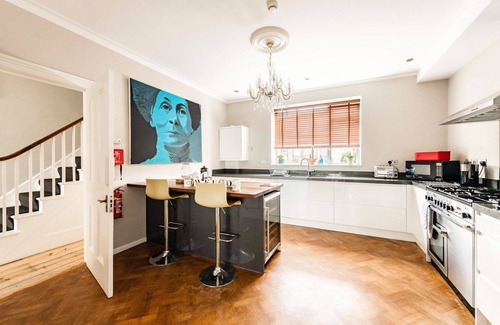 Lowestoft House | Wellington House - Norfolk Holiday Properties