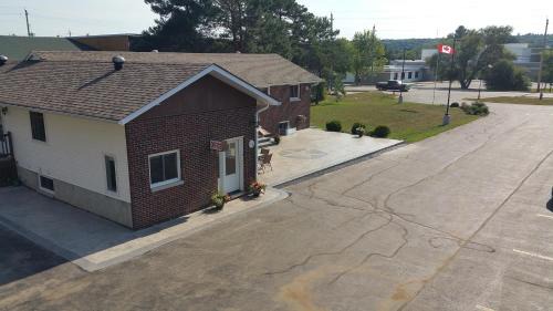 Bracebridge Hotel | Wellington Inn