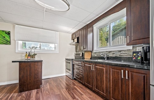 Wellington House | Wellington Lake House-waterfront