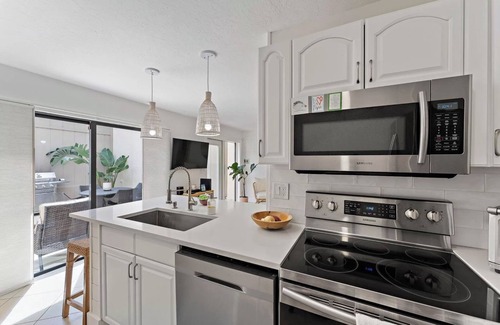 Jupiter Villa | Wellness Beach House Sea Lofter 1 Bed/1 Bath Courtyard Villa