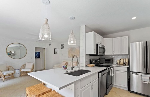 Jupiter Villa | Wellness Beach House Sea Lofter 1 Bed/1 Bath Courtyard Villa