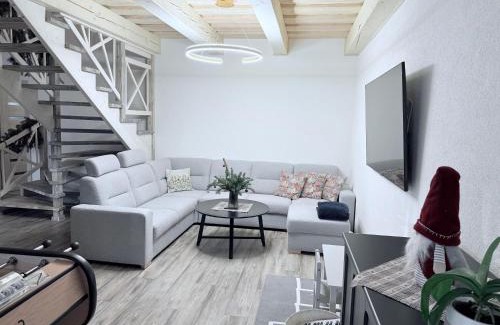 Dolna Lehota Ski Chalet | Wellness chata pod Orechom