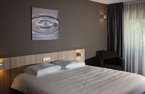 Bergen op Zoom Hotel | Wellness Escape Near Attractions with Parking and Pool