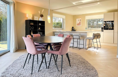 Westerhaar-Vriezenveensewijk House | Wellness house by the water with sauna, hot tub, and private beach