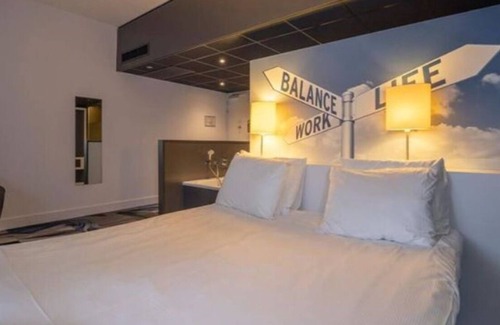 Municipality of Sittard-Geleen Hotel | Wellness Retreat & Nearby Hiking Trails in Sittard Easy Access to Park