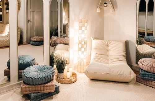 Broomfield House | Wellness Retreat - Sauna Cold Plunge & Hot Tub