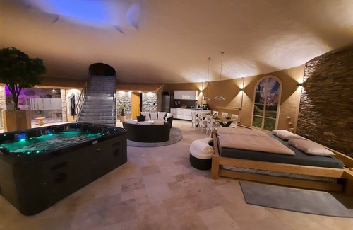 Freital Apartment | Wellness-Speicher vacation apartment with sauna, whirlpool, breakfast and more