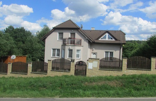 Vranov Villa | WELLNESS VILLA NEAR PRAGUE,INNER POOL,WHIRLPOOL,SAUNA,GRILL,BAR,NINTENDO,PS3