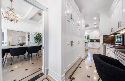 Tarzana Villa | Wells Estate -10-Bdr Retreat with Outdoor Paradise