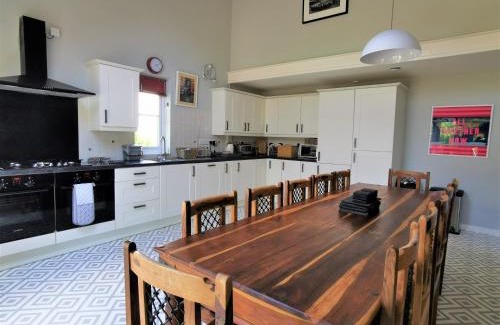 Llanfyrnach House | Wellstone Cottages - Honey Coach House