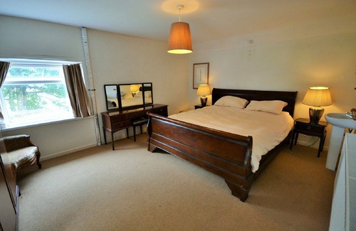 Haverfordwest Other | Welsh Farmhouse, ideal for larger families. Sleeps 10