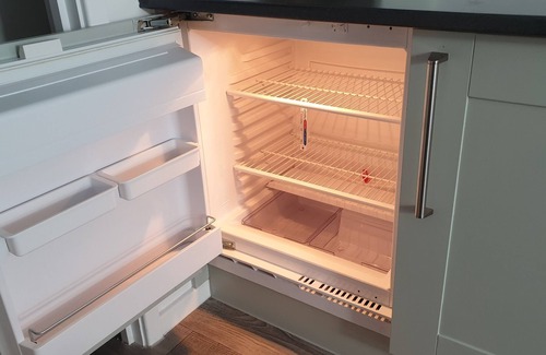 Longford Apartment | Welsh/Shropshire border Pant, Brand new Annex self contained private entrance.