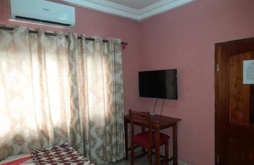 Bono Region House | Wembley Guest House