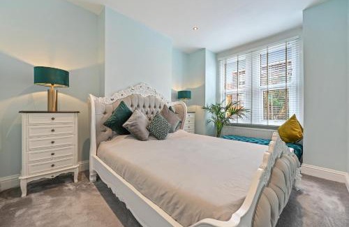 Wembley Central House | Wembley Luxury Residence- Opulence House