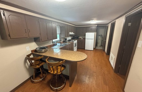 Perkinston Cabin | Wendell’s Place on Red Creek - Uncle Ralph’s Cabin Rentals - PRIVATE BEACH