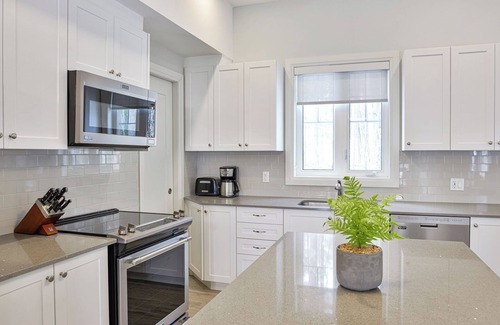 Minett House | Wenonah Cottage (#19)