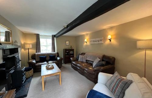 Hunton House | Wensleydale Stone Cottage