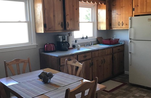 Oakley House | Wentworth Cottage 2 Miles From Biltmore Estate