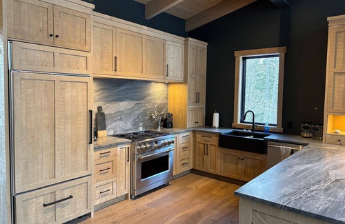 Wentworth House | Wentworth's Glade and Trail Lodge. Ski/Bike chalet for Guests on Alpine Run