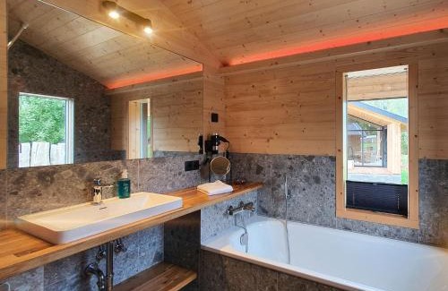 Boiensdorf House | Werder Chalet - COZYKOJE - Ostsee Strand 150m I Sauna I eKamin I Tiny House mit Meerblick I 2 Pers und Kind I by "Meyers am Meer"