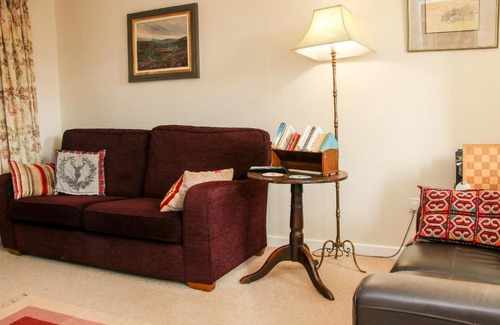 Newcastle-on-Clun House | Wern Tanglas Cottage