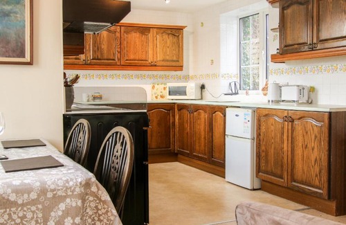 Newcastle-on-Clun House | Wern Tanglas Cottage
