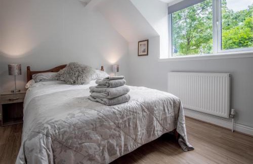 Birchgrove House | Wern Y Glais - 2 Bedroom Cottage - Glais