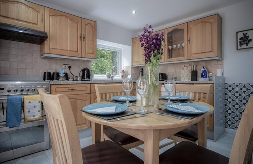 Birchgrove Cottage | Wern Y Glais - 2 Bedroom Cottage - Glais