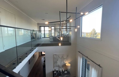Werribee House | Werribee Gem Luxe Home Family Getaway 6Bed Netflix