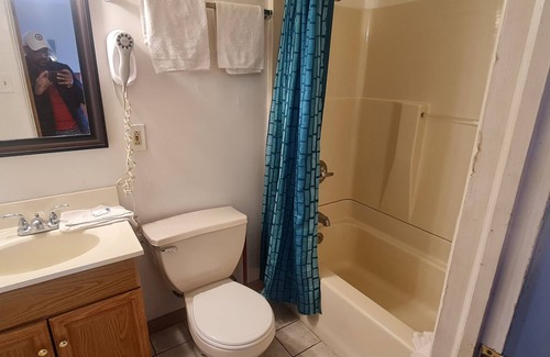 East Stroudsburg Hotel | Werry'S Cottages Motel & Pub By OYO East Stroudsburg Poconos