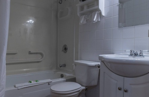 The Pas Hotel | Wescana Inn