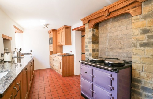 Pilton House | WESLEY HOUSE, pet friendly, with open fire in Pilton
