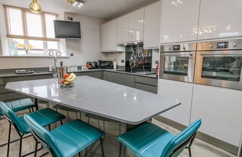 Gobowen Cottage | WESLEYAN HOUSE, pet friendly, character holiday cottage in Gobowen
