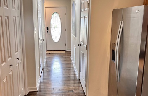 Del Haven House | Weslyn by the Bay - Comfortable Home Quiet Neighborhood Steps to the Bay