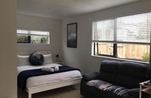 Henderson House | West Auckland Delight Stay