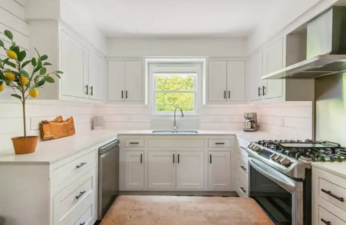Bryker Woods House | West Austin Corporate: Execs Relocations Nurses